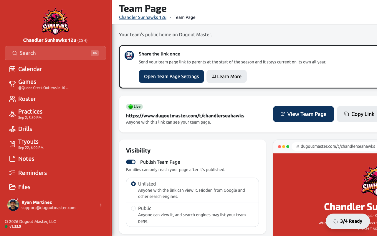 The public page customizer showing color, logo, and layout controls with a live preview
